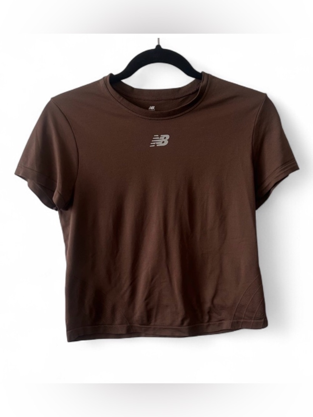 New Balance Women's Brown Crewneck Short Sleeve cropped Tee-shirt